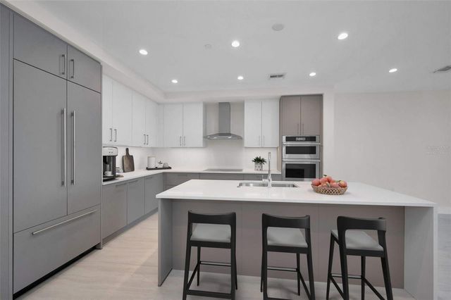 275 1ST AVENUE S 3503, St Petersburg, FL 33701
