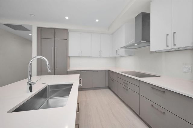 275 1ST AVENUE S 3503, St Petersburg, FL 33701