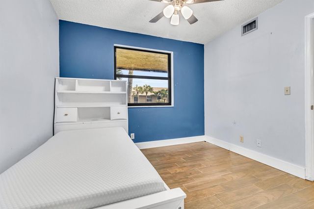 5510 Lakeside Drive 202, Margate, FL 33063