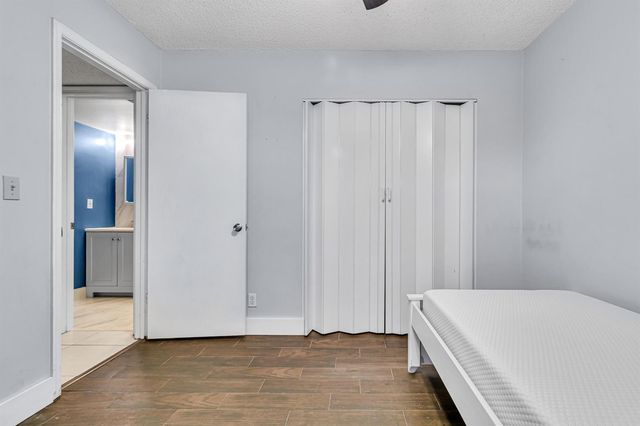 5510 Lakeside Drive 202, Margate, FL 33063
