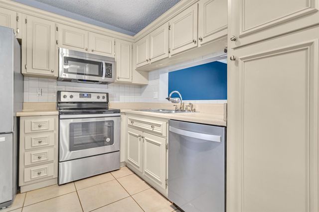 5510 Lakeside Drive 202, Margate, FL 33063