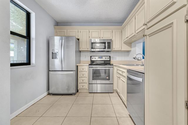 5510 Lakeside Drive 202, Margate, FL 33063