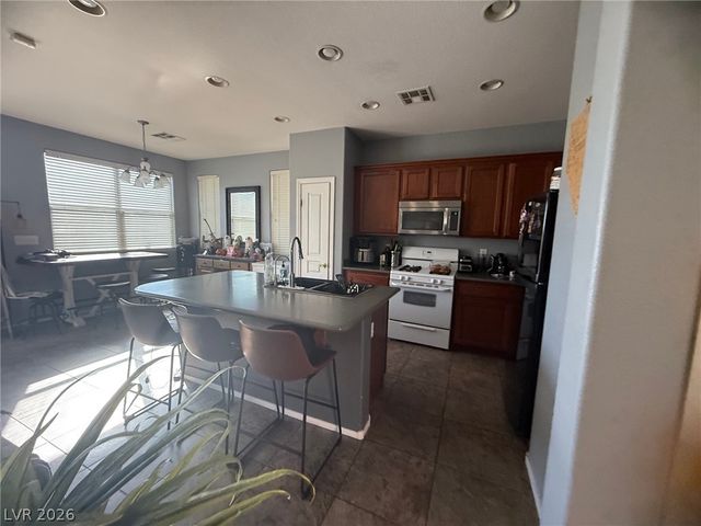 8962 Rutherford Grove Street, Las Vegas, NV 89148