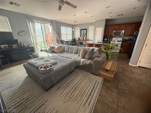 8962 Rutherford Grove Street, Las Vegas, NV 89148