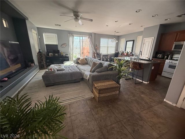 8962 Rutherford Grove Street, Las Vegas, NV 89148