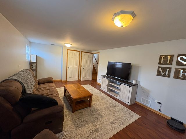 6743 W 115th Street, Worth, IL 60482