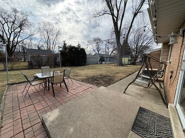 6743 W 115th Street, Worth, IL 60482