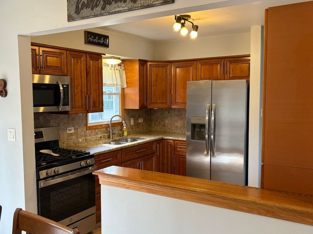 6743 W 115th Street, Worth, IL 60482