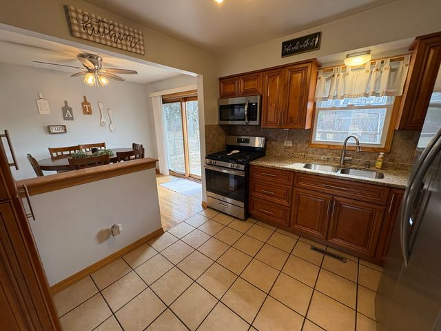 6743 W 115th Street, Worth, IL 60482