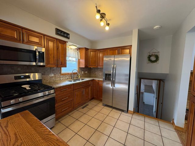 6743 W 115th Street, Worth, IL 60482