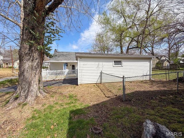 2601 Rockford Avenue, Rock Hill, MO 63144