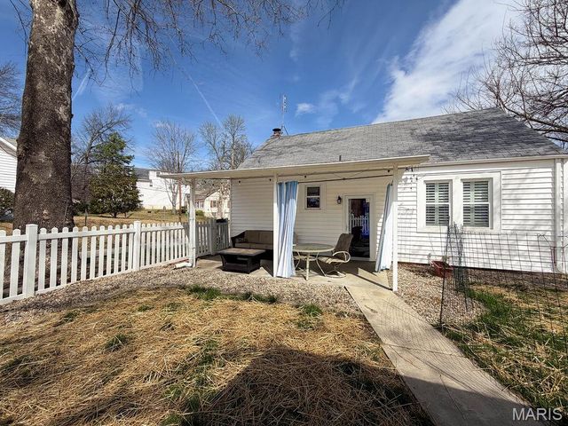 2601 Rockford Avenue, Rock Hill, MO 63144