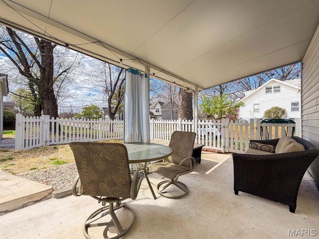 2601 Rockford Avenue, Rock Hill, MO 63144