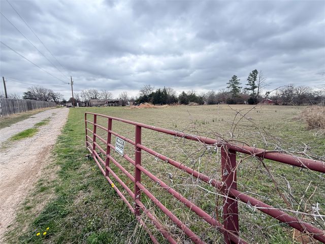 353 County Road 1260, Decatur, TX 76234