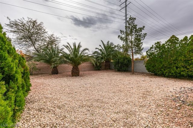 621 Iron Stirrup Avenue, North Las Vegas, NV 89081