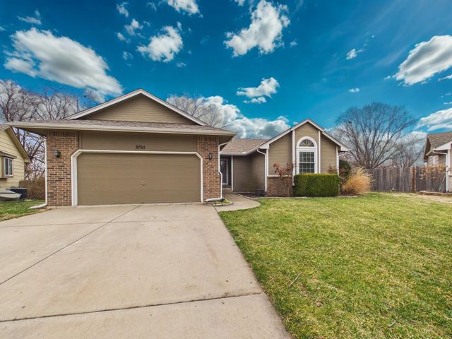 3705 Whispering Brook Ct, Wichita, KS 67220
