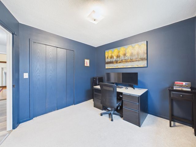 3705 Whispering Brook Ct, Wichita, KS 67220