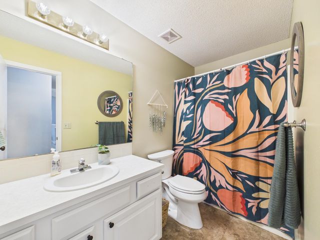 3705 Whispering Brook Ct, Wichita, KS 67220