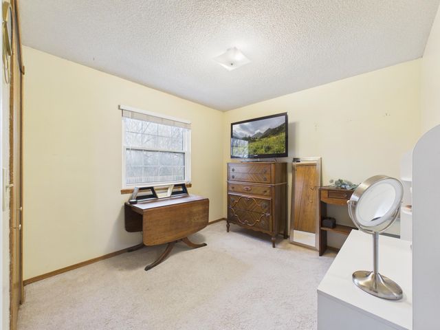 3705 Whispering Brook Ct, Wichita, KS 67220