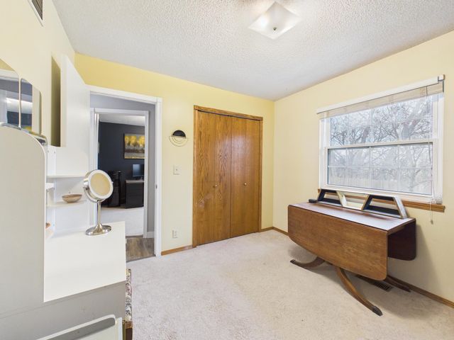 3705 Whispering Brook Ct, Wichita, KS 67220