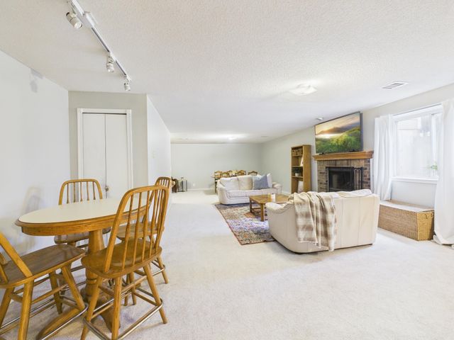 3705 Whispering Brook Ct, Wichita, KS 67220