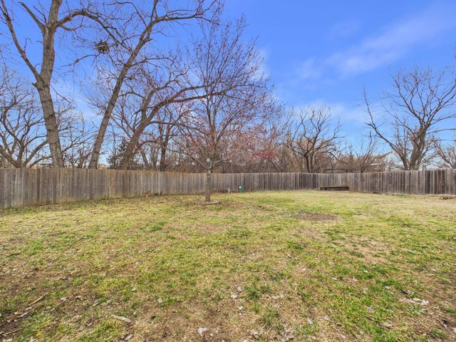 3705 Whispering Brook Ct, Wichita, KS 67220