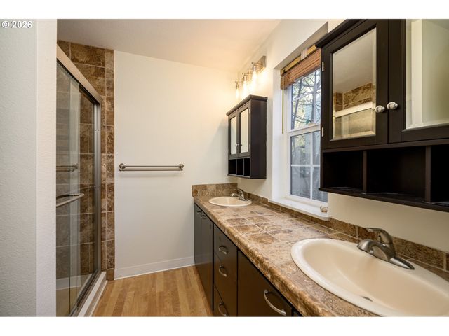 8635 Sw CURRY Dr B, Wilsonville, OR 97070