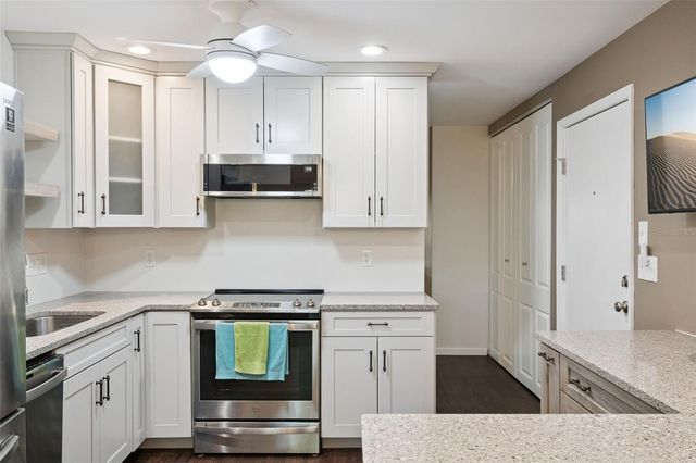 5307 HANSEL AVENUE D8, Orlando, FL 32809