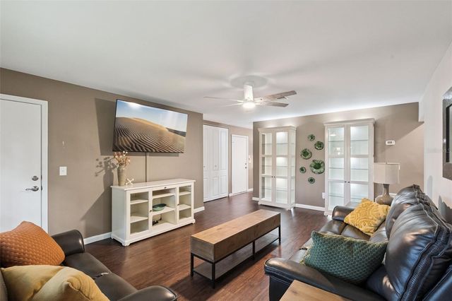 5307 HANSEL AVENUE D8, Orlando, FL 32809