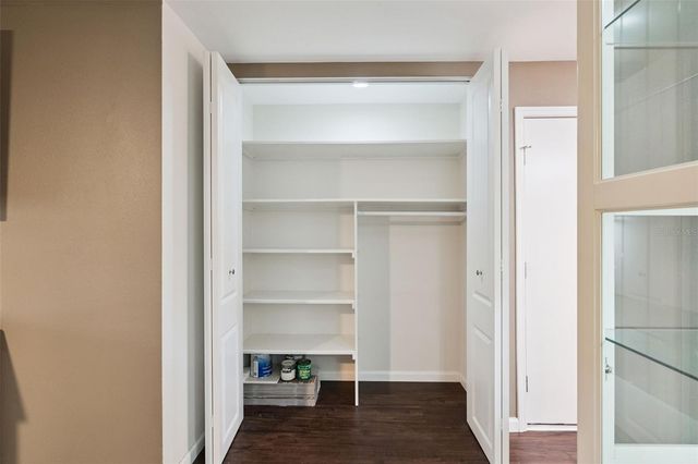 5307 HANSEL AVENUE D8, Orlando, FL 32809