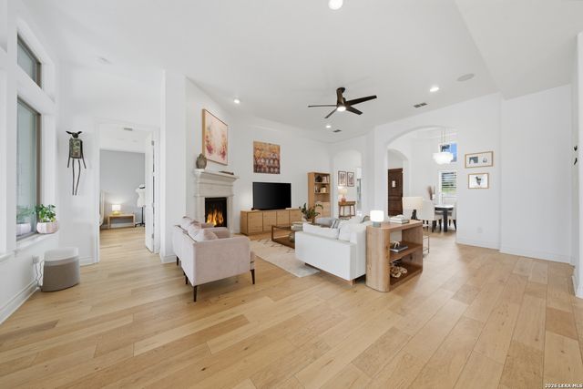 210 SHANNON CIR, San Antonio, TX 78260