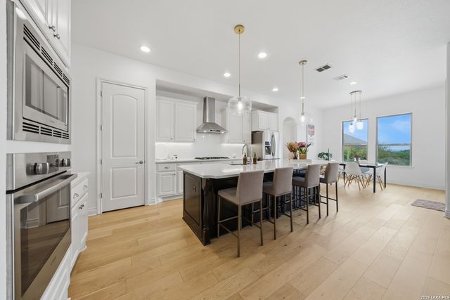 210 SHANNON CIR, San Antonio, TX 78260