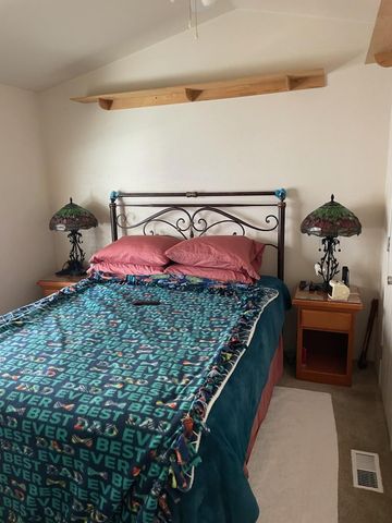 1055 N 5th Street UNIT 3, Jacksonville, OR 97530