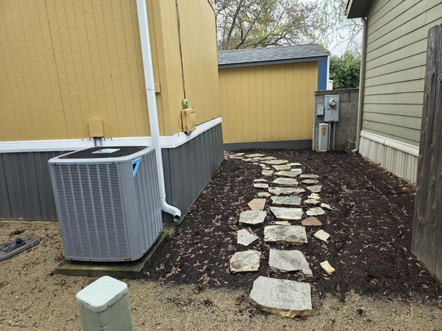 1055 N 5th Street UNIT 3, Jacksonville, OR 97530