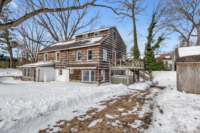 1117 Saint Johnland Road, Kings Park, NY 11754