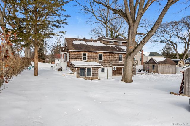 1117 Saint Johnland Road, Kings Park, NY 11754