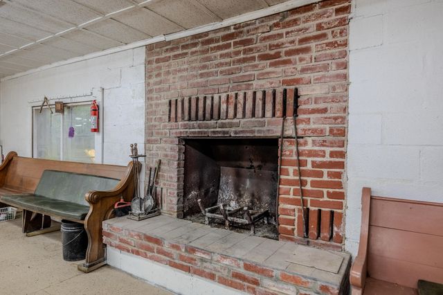 26377 State Highway Ra, Pittsburg, MO 65724