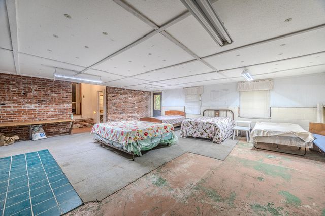 26377 State Highway Ra, Pittsburg, MO 65724