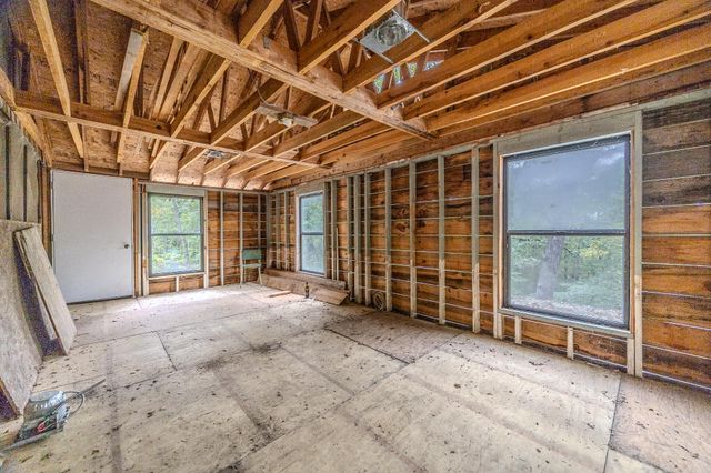 26377 State Highway Ra, Pittsburg, MO 65724