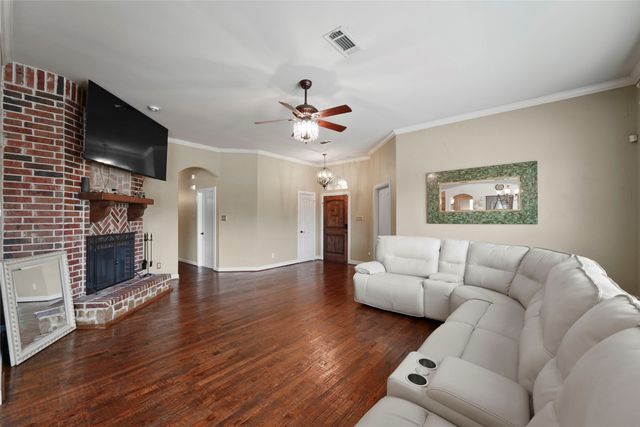 5132 Southpoint Drive, Arlington, TX 76017