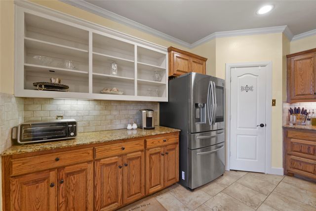 5132 Southpoint Drive, Arlington, TX 76017
