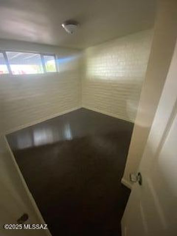 8032 E Kenyon Drive, Tucson, AZ 85710