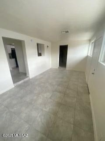 8032 E Kenyon Drive, Tucson, AZ 85710