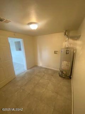 8032 E Kenyon Drive, Tucson, AZ 85710