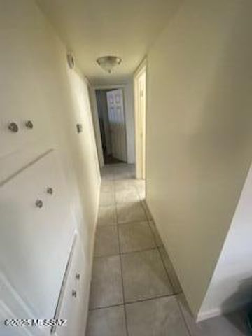 8032 E Kenyon Drive, Tucson, AZ 85710