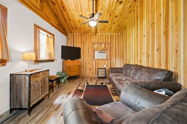40847 COUNTY ROAD 439, Umatilla, FL 32784