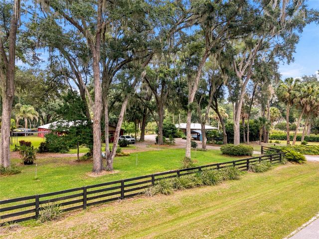 40847 COUNTY ROAD 439, Umatilla, FL 32784