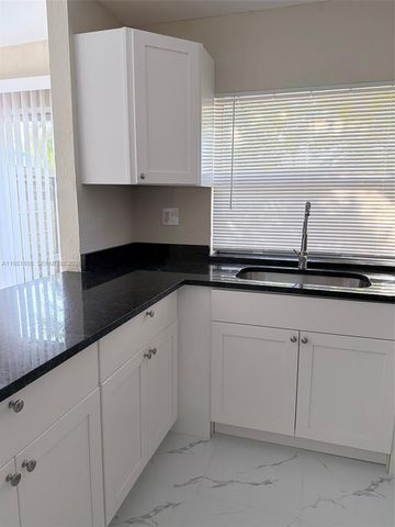 3006 NW 4th Ter 1-142, Pompano Beach, FL 33064