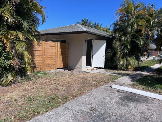 3006 NW 4th Ter 1-142, Pompano Beach, FL 33064