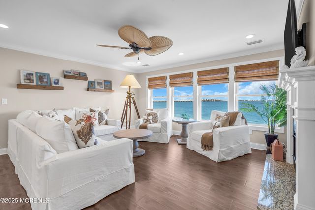 75 Bay Shore Drive, Toms River, NJ 08753